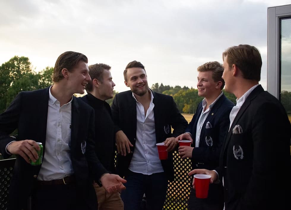 Broderskapet Unity-medlemmer samlet på fellesarrangement